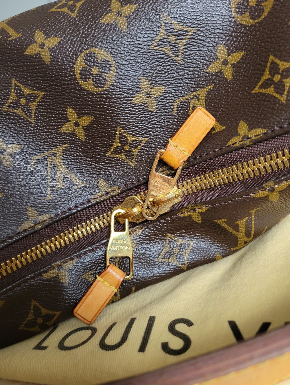 💕Authentic Louis Vuitton Hobo Bag SULLY MM Monogram "Very Rare & Discontinued" - Picture 8 of 17